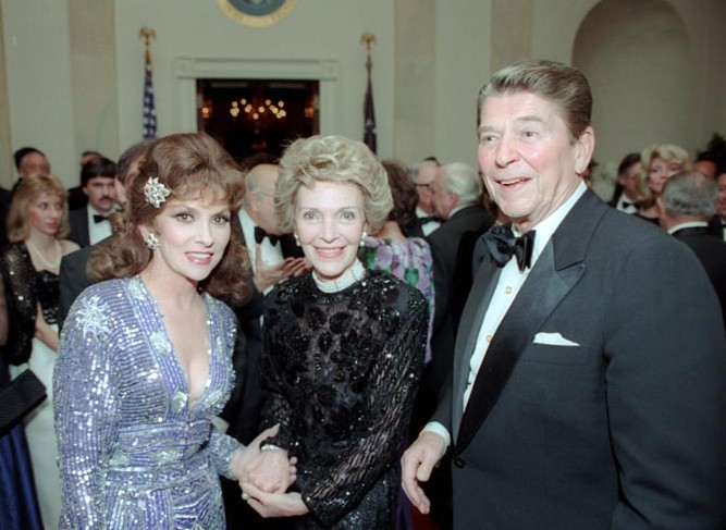 March 19, 1985,  Gina Lollobrigida at State Dinner for President Raul Alfonsin of Argentina in entrance hall