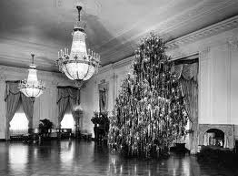The Eisenhower trees were heavy on the tinsel.e 50s tinsel.