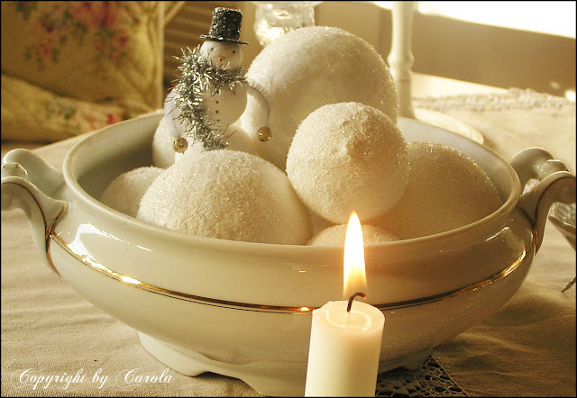 White snowballs made of compacted cotton were used by the young Jackson relatives at their holiday party.
