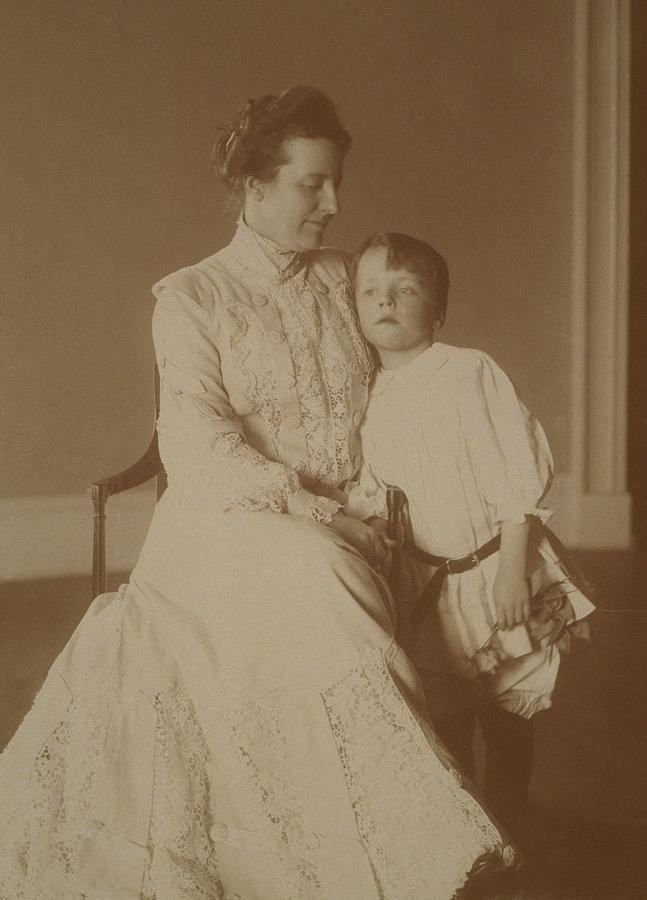 In one of the posed pictures she publicly released, Edith Roosevelt with her youngest child Quentin.