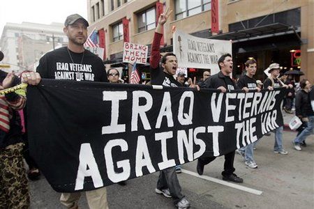 American soldiers who were not killed during the Iraq War marching in Chicago.