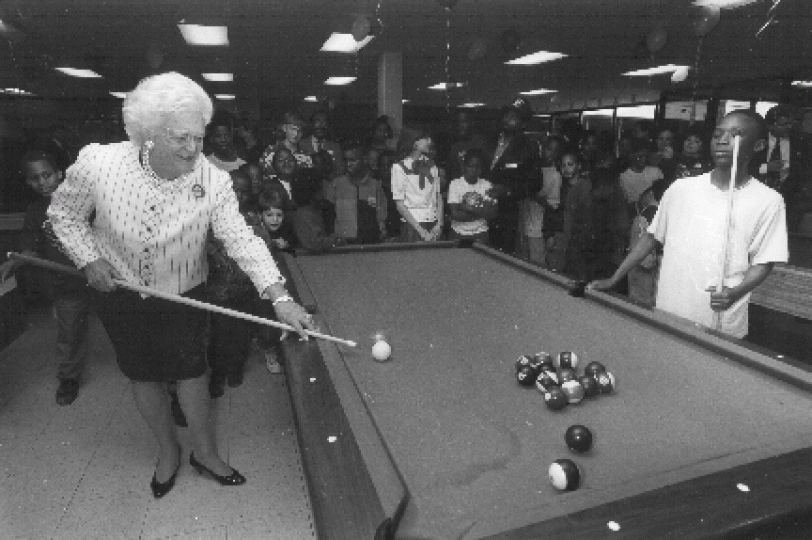 Barbara Bush playing pool.( San Antonio Express-News)